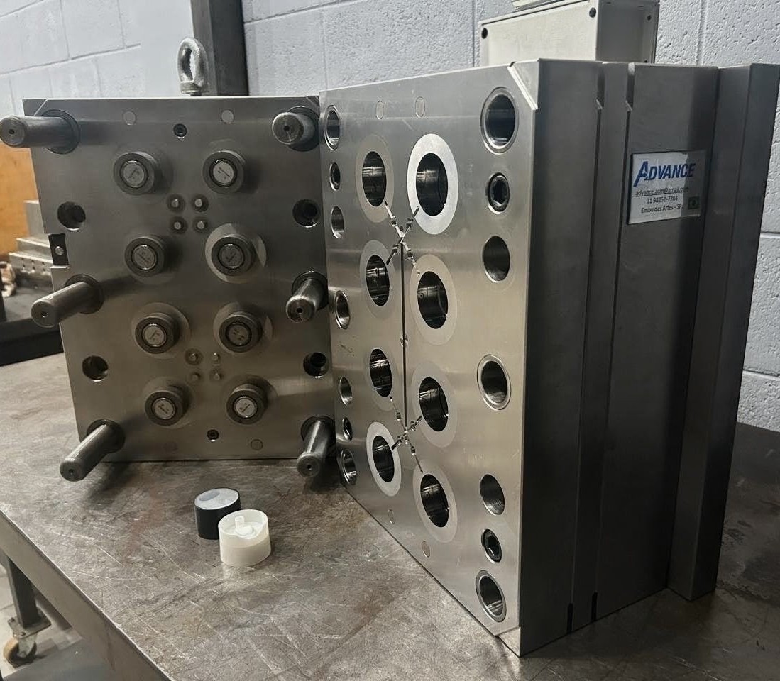 Bloco de molde com furação de refrigeração