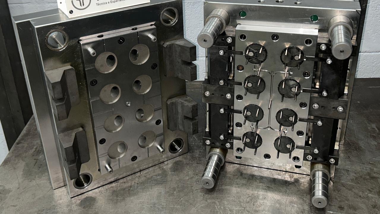 Postiços e detalhes técnicos de molde